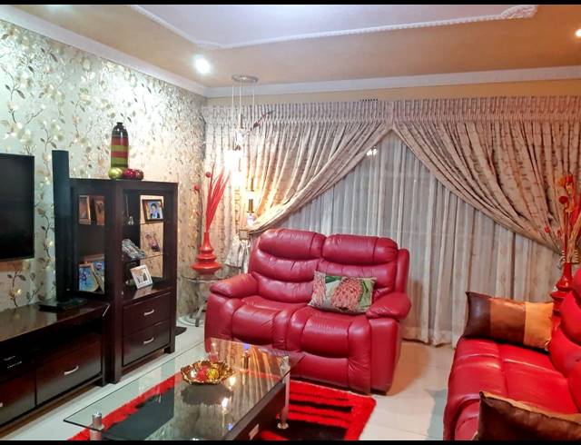 4 BEDROOM HOUSE FOR SALE IN THREE RIVERS EAST